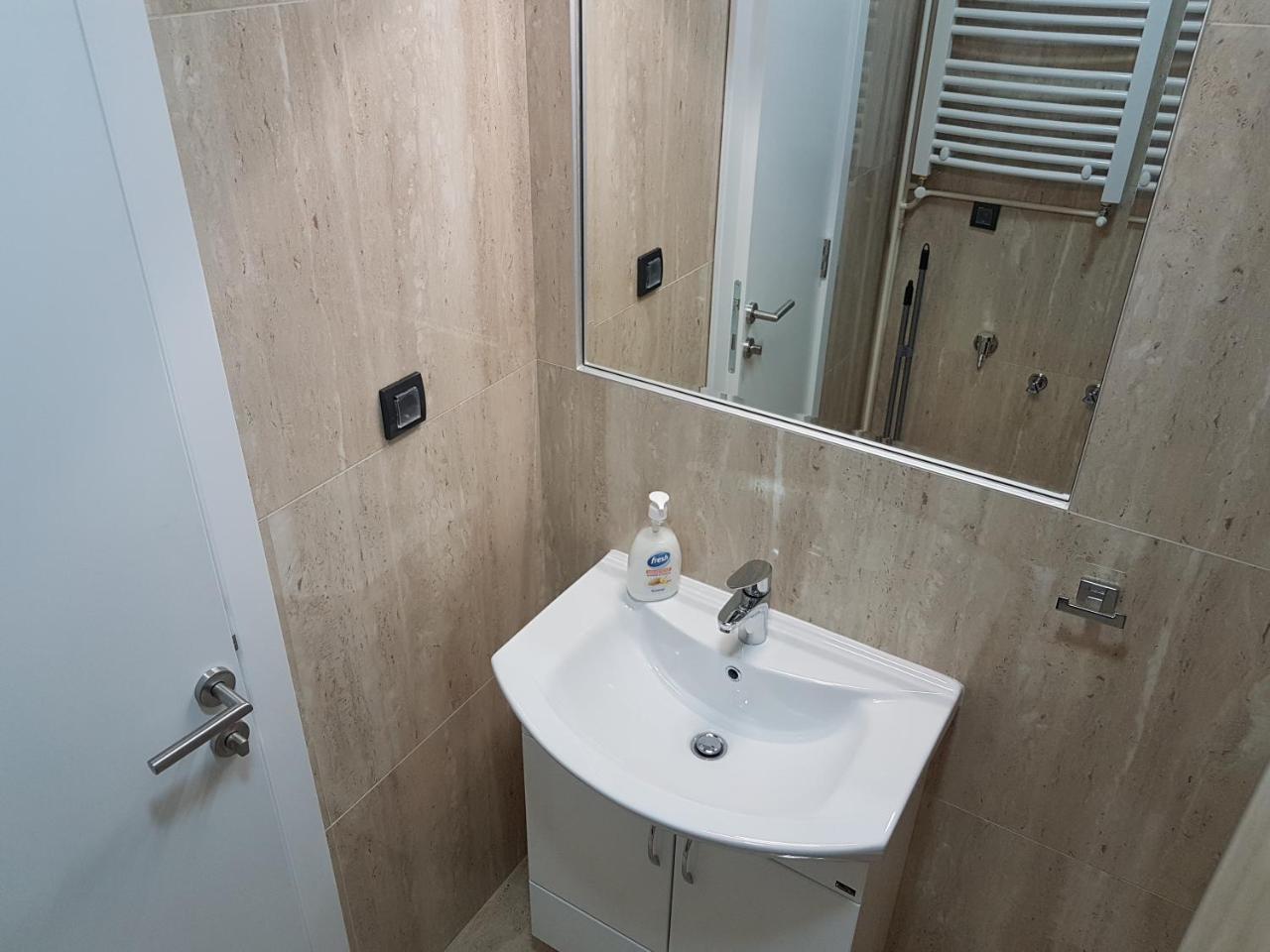 Apartman Simic 2 Valjevo Ngoại thất bức ảnh